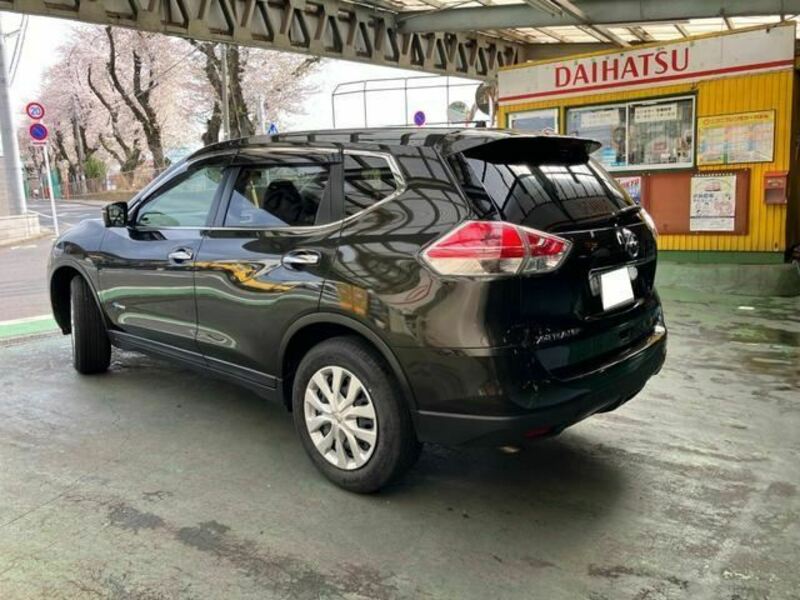 X-TRAIL