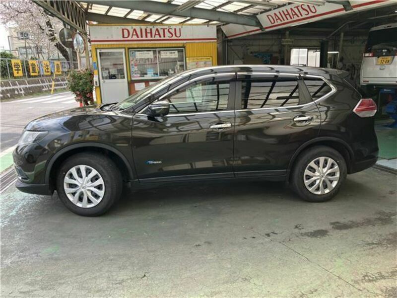 X-TRAIL