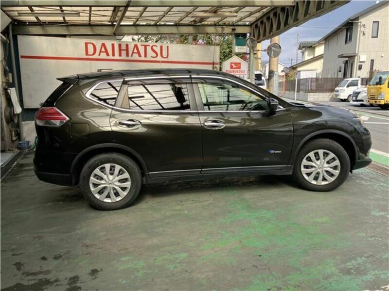X-TRAIL