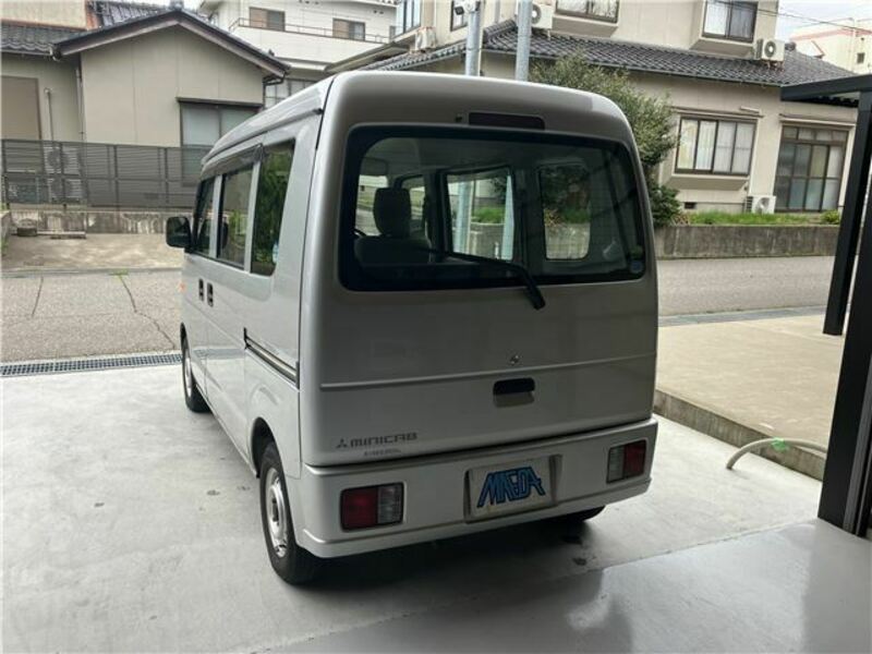 MINICAB VAN