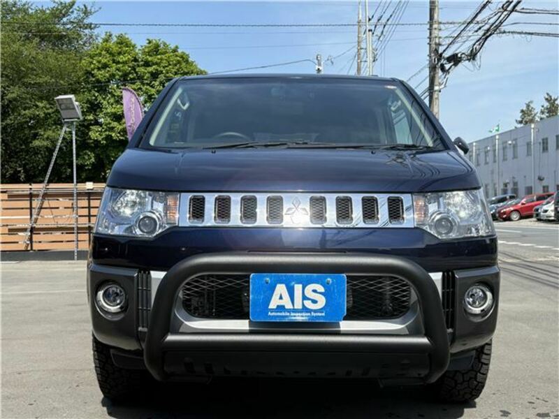 MITSUBISHI DELICA D5