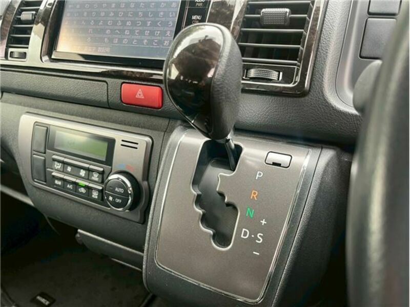 HIACE VAN-12