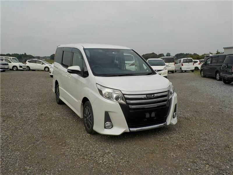 TOYOTA NOAH