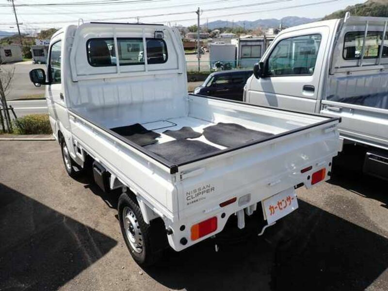 CLIPPER TRUCK