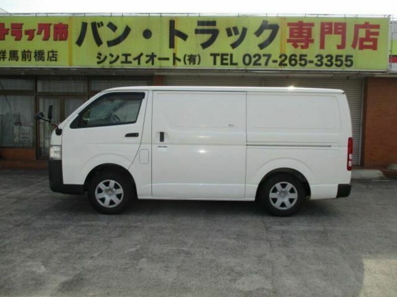 HIACE VAN-28