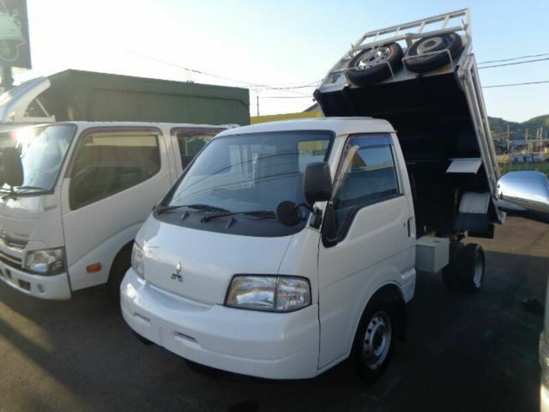 MITSUBISHI　DELICA TRUCK