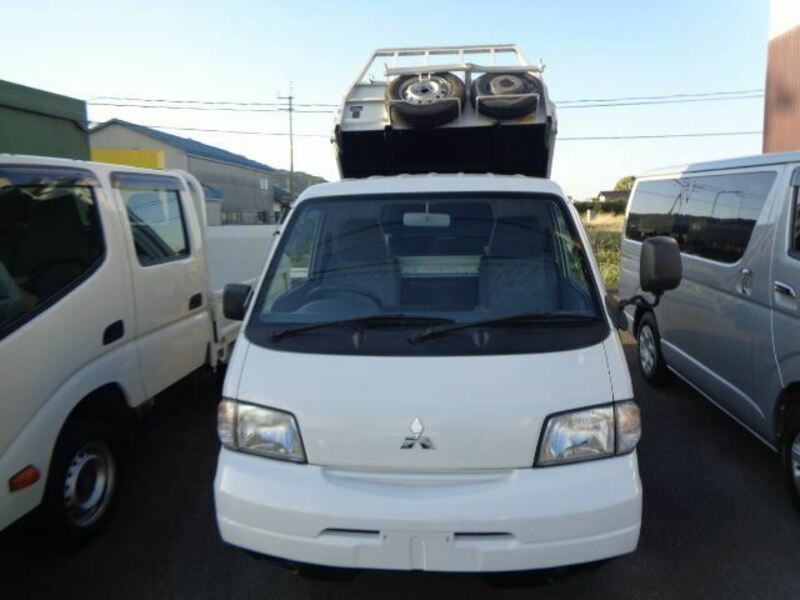 DELICA TRUCK-1