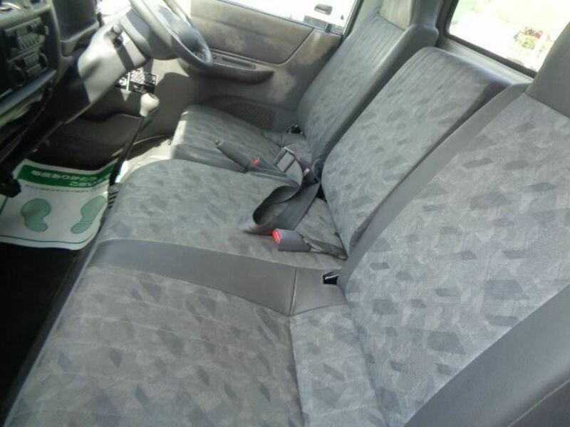 DELICA TRUCK-11