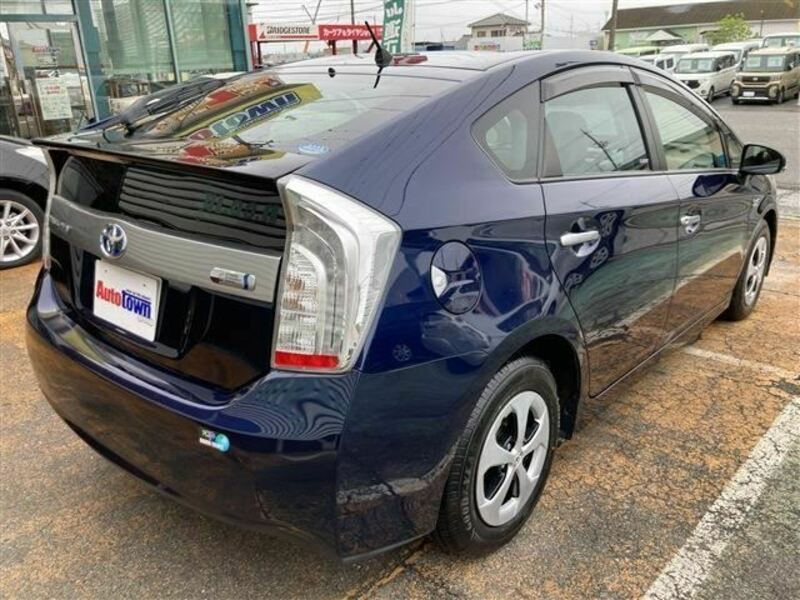 PRIUS PHV
