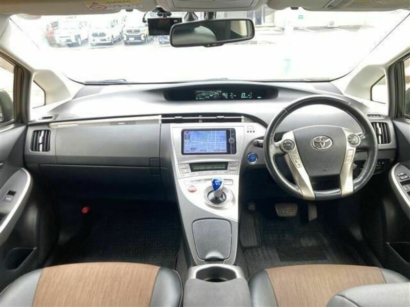 PRIUS PHV