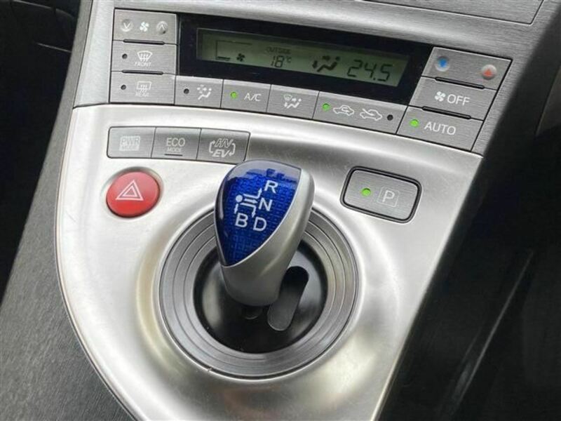 PRIUS PHV