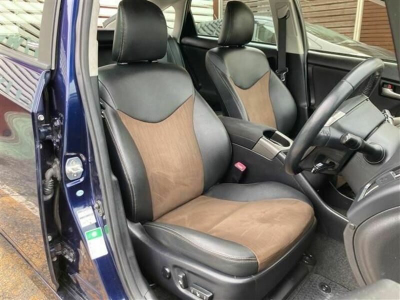 PRIUS PHV