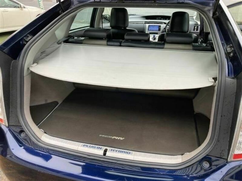 PRIUS PHV