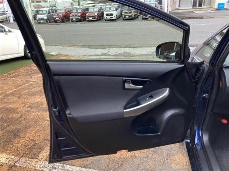 PRIUS PHV