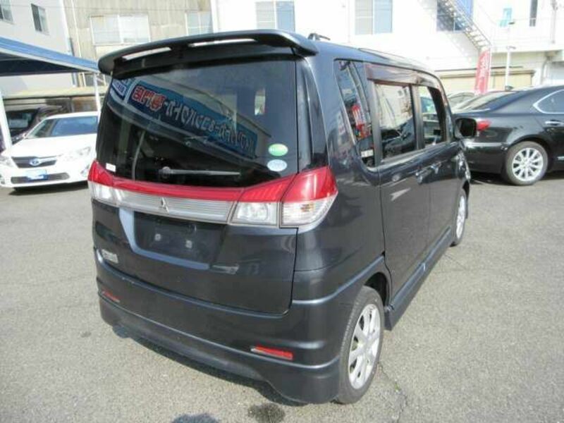 DELICA D2