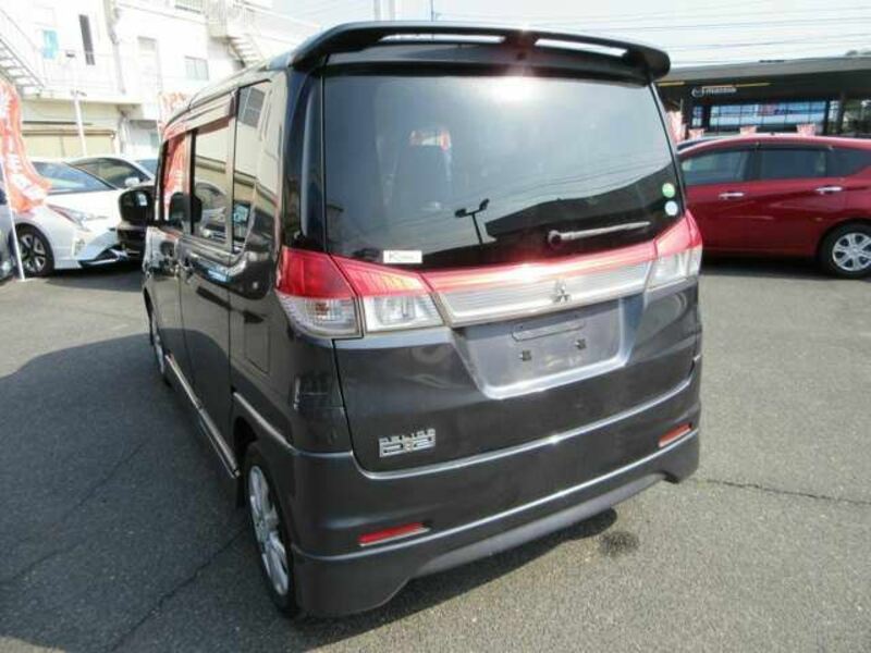 DELICA D2