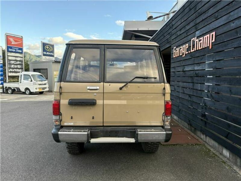 LAND CRUISER PRADO-7