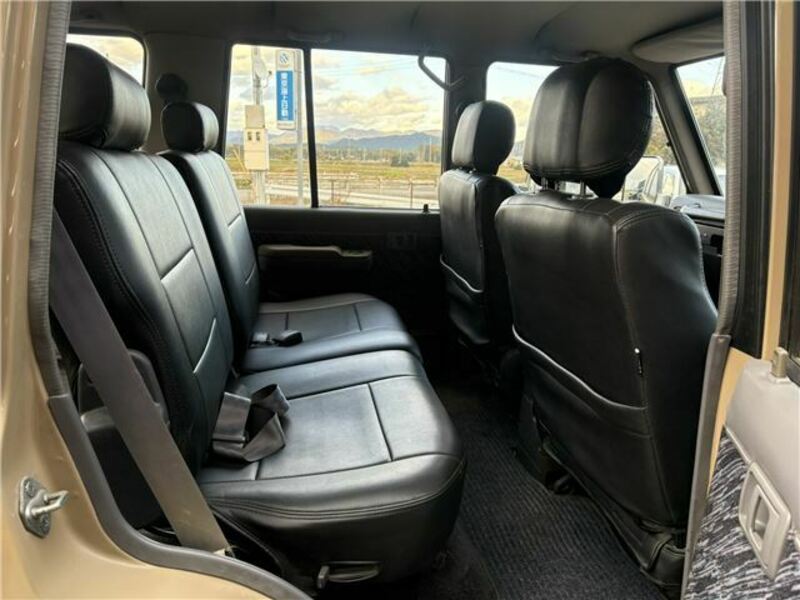 LAND CRUISER PRADO-10