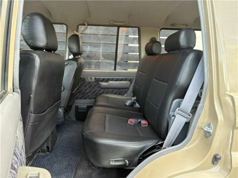 LAND CRUISER PRADO-12
