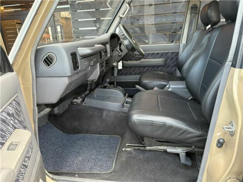 LAND CRUISER PRADO-13