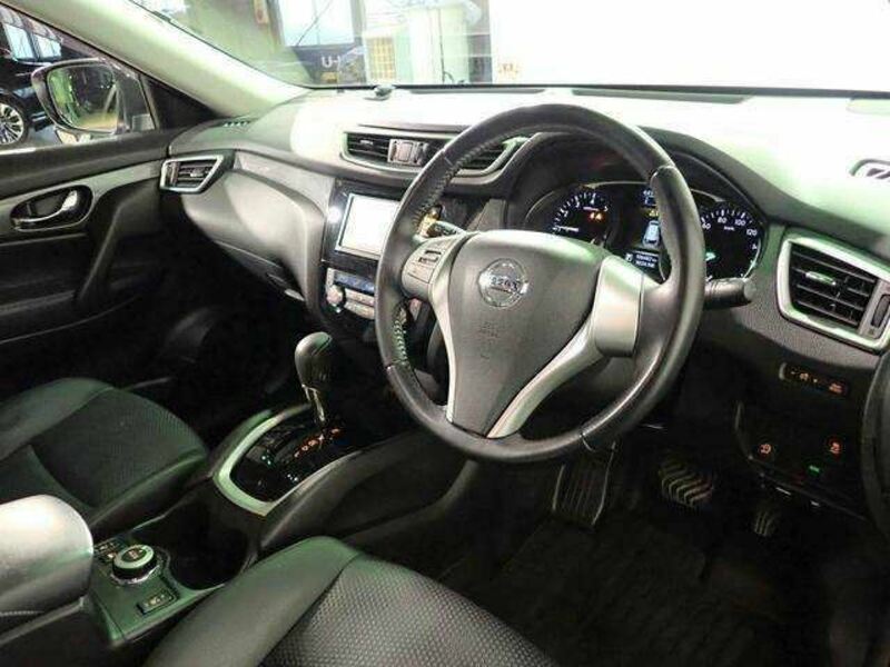 X-TRAIL