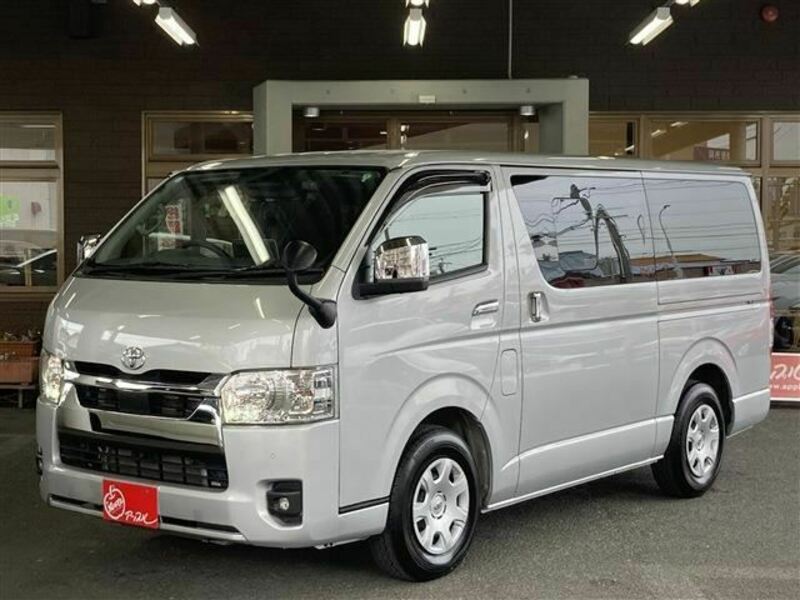 TOYOTA HIACE