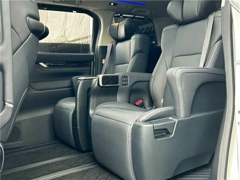 ALPHARD-23