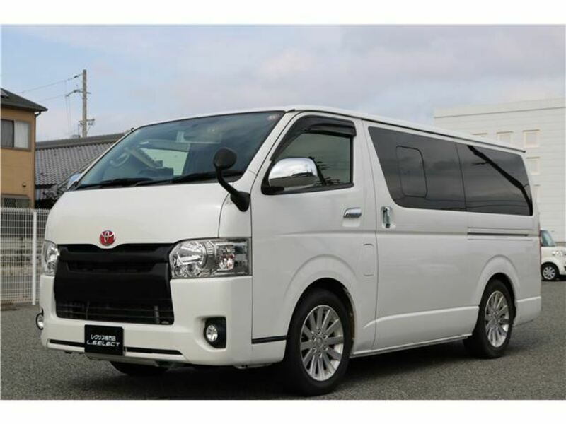 TOYOTA HIACE