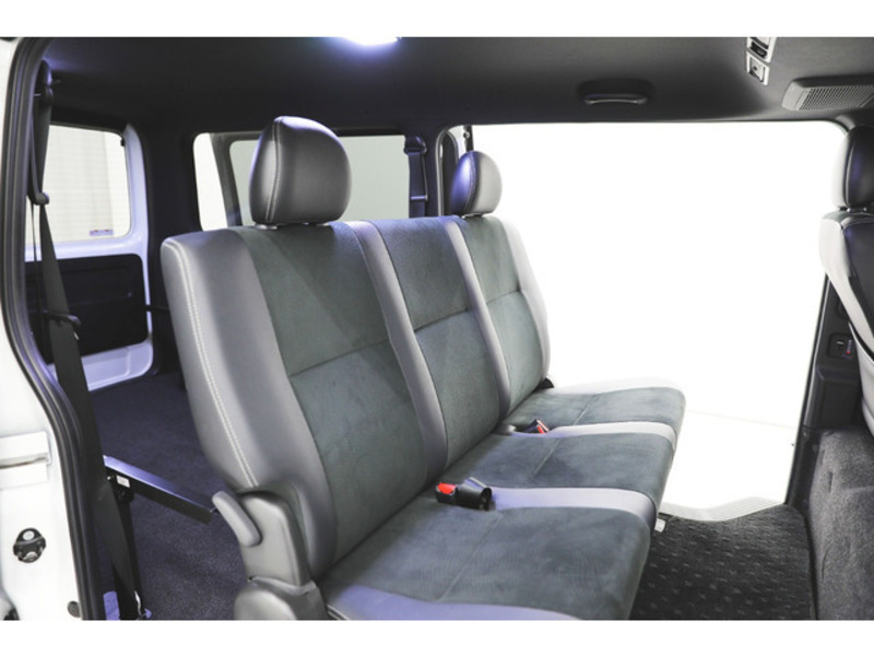 HIACE VAN-18