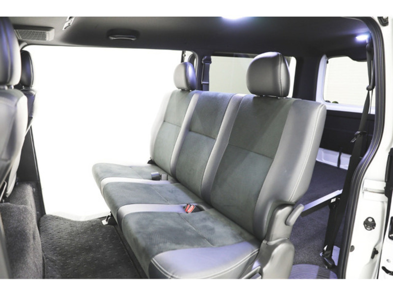 HIACE VAN-17