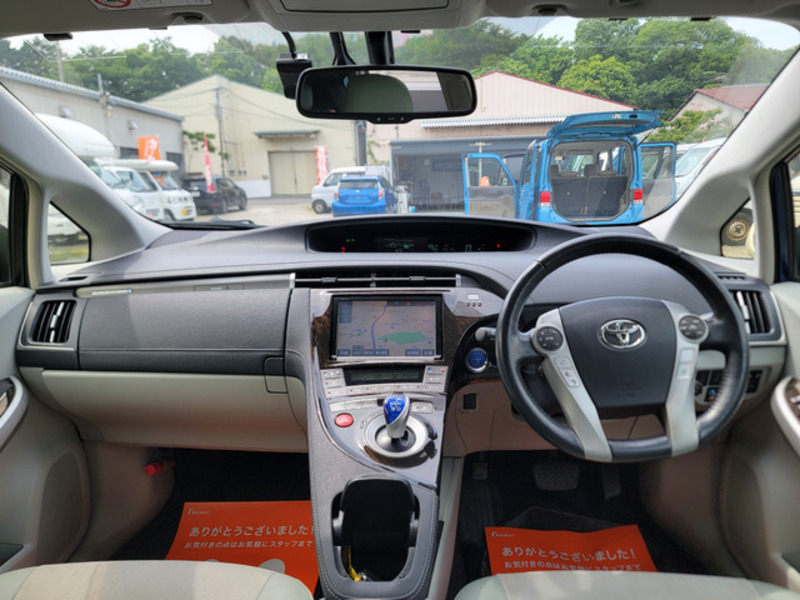 PRIUS PHV