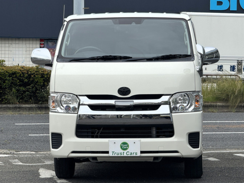 BONGO BRAWNY VAN