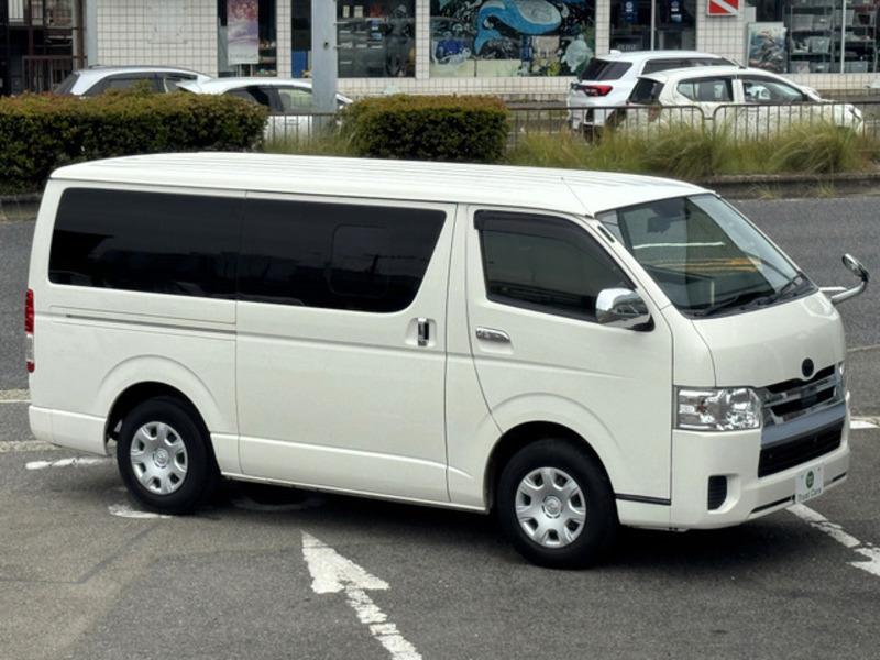 BONGO BRAWNY VAN