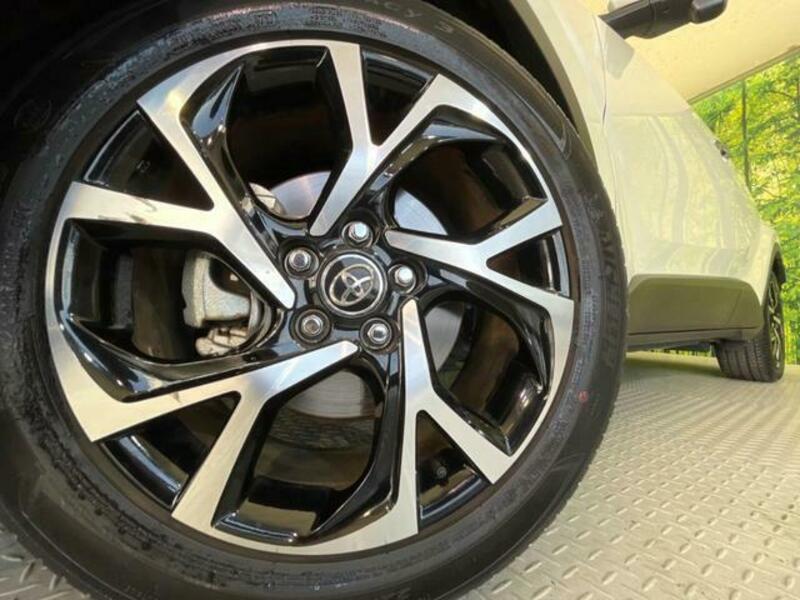 C-HR-12