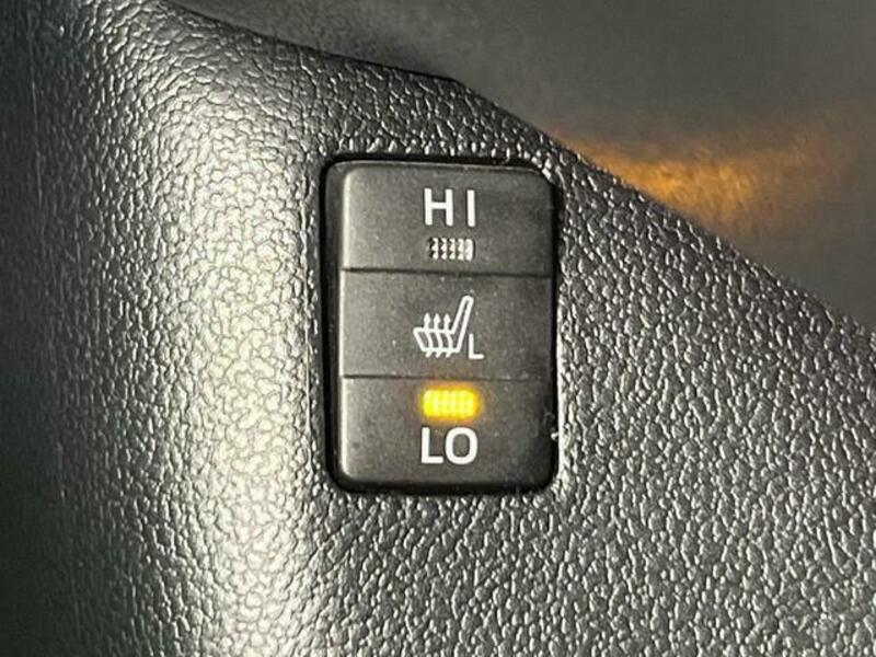 PRIUS PHV-6