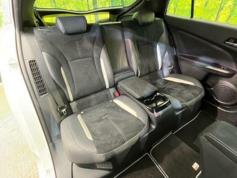 PRIUS PHV-8
