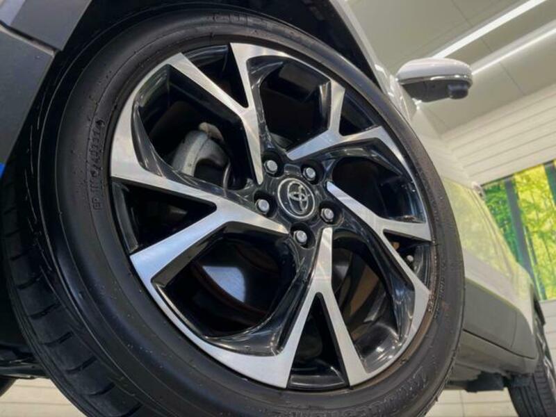 C-HR-12