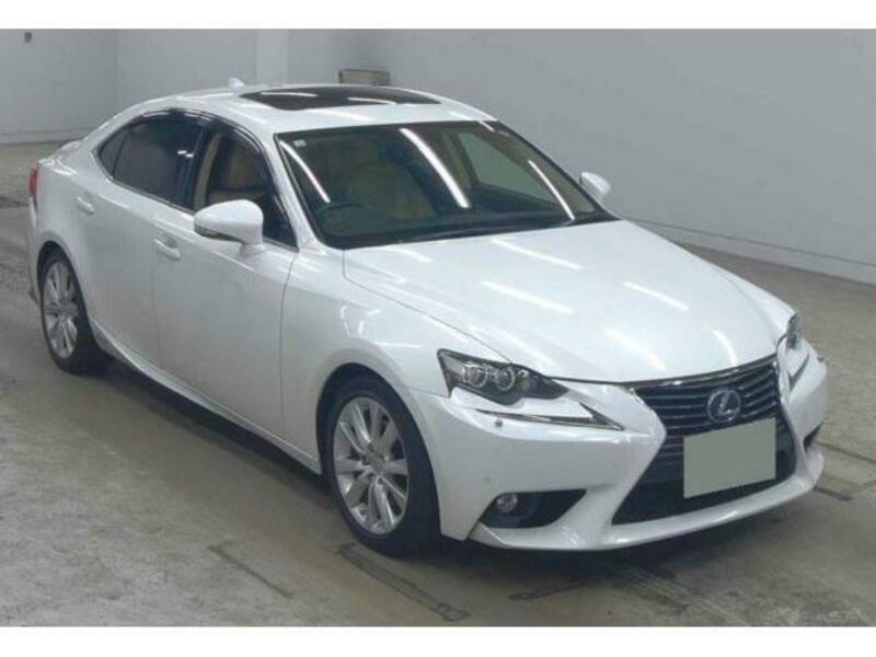 LEXUS IS
