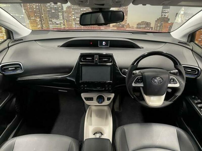PRIUS-8