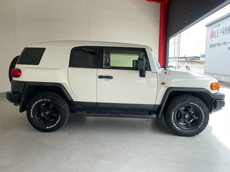 FJ CRUISER-17