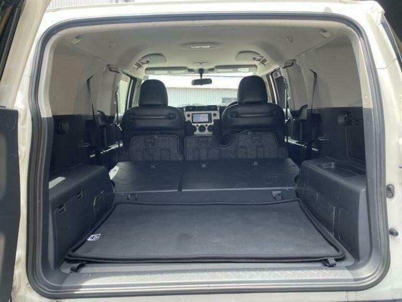 FJ CRUISER-19