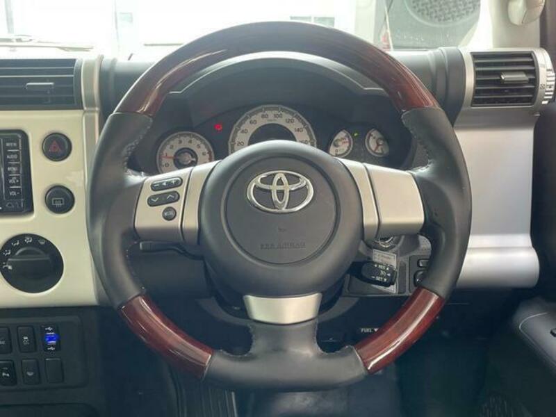 FJ CRUISER-12