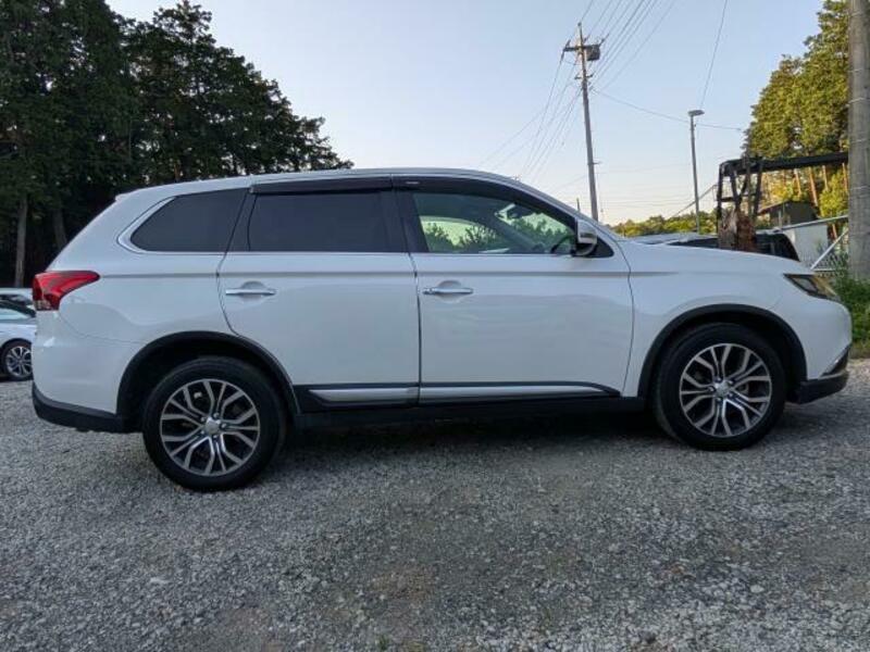 OUTLANDER
