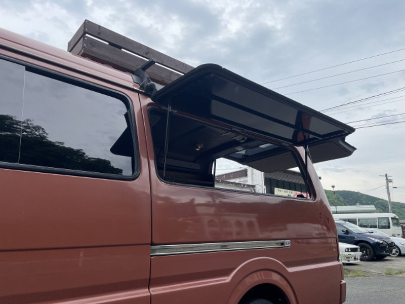 BONGO BRAWNY VAN