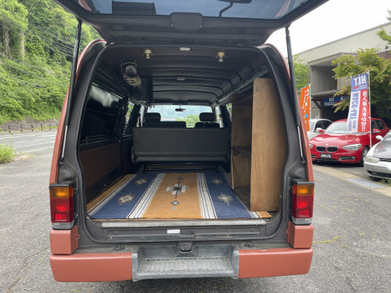 BONGO BRAWNY VAN
