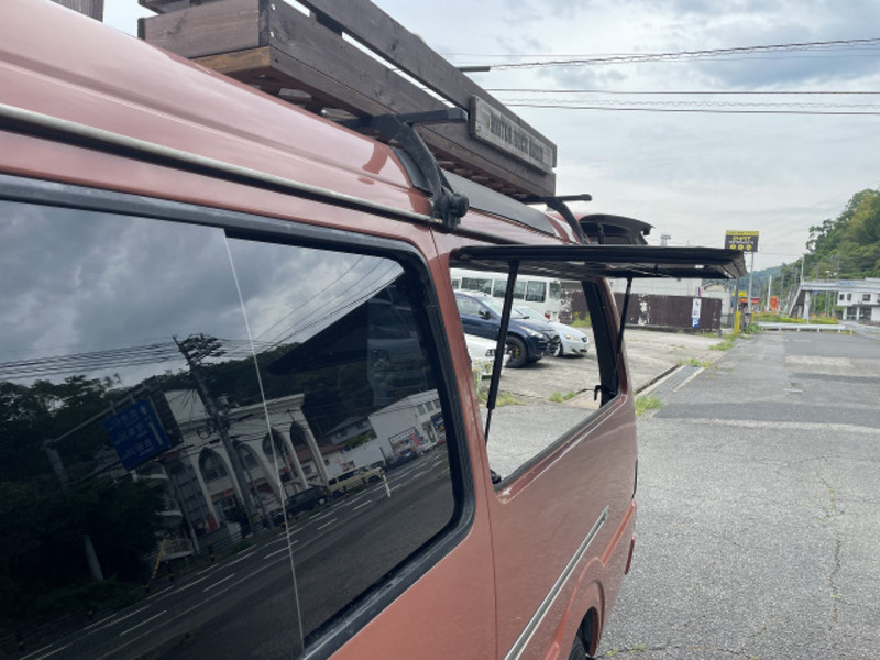 BONGO BRAWNY VAN
