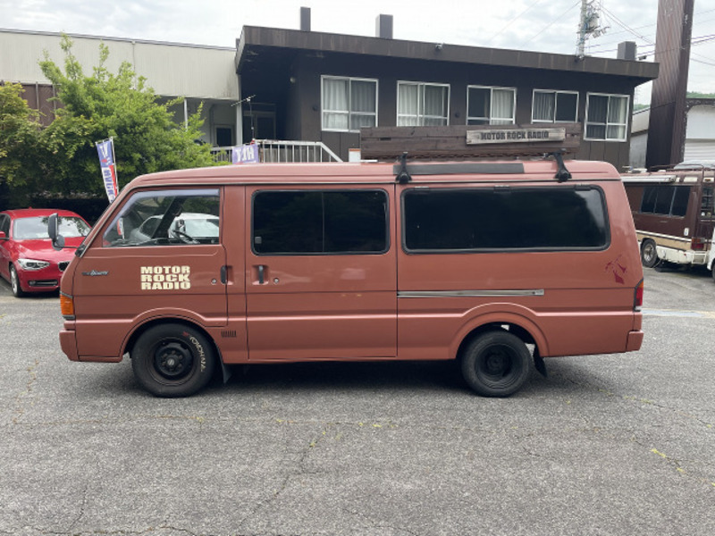 BONGO BRAWNY VAN
