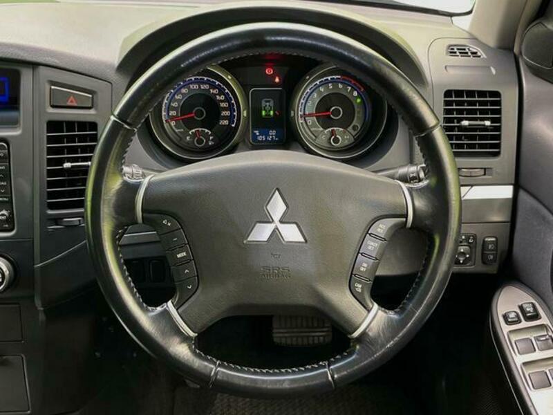 PAJERO-11