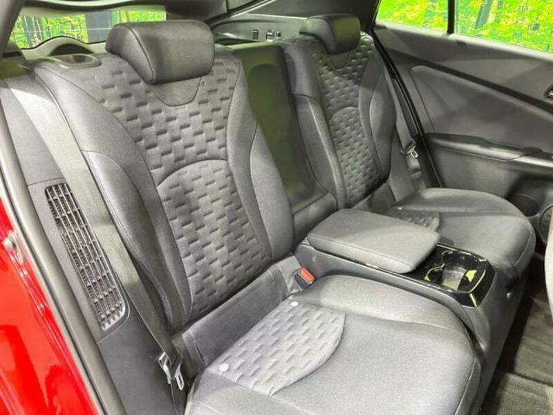 PRIUS PHV-8