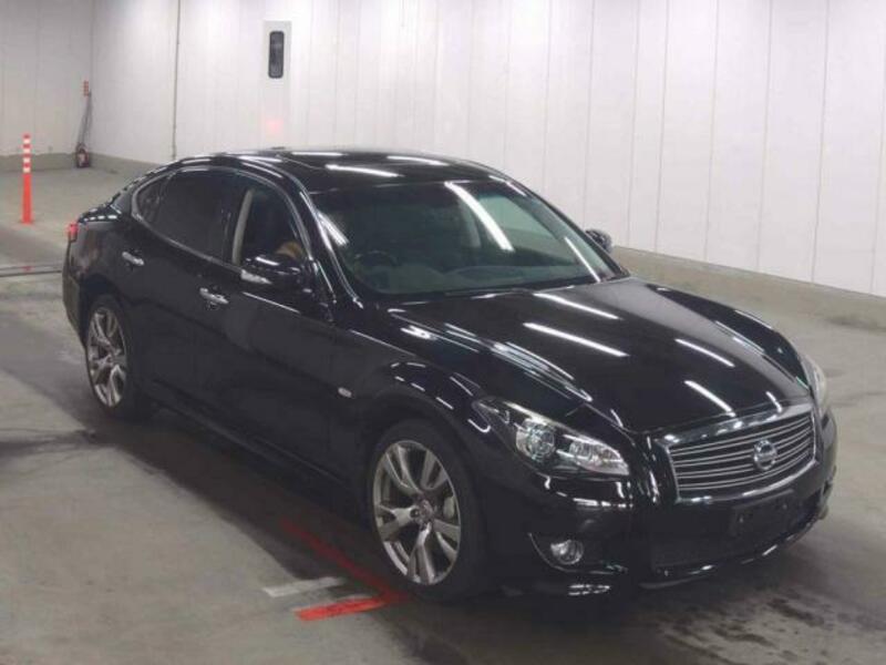 NISSAN FUGA